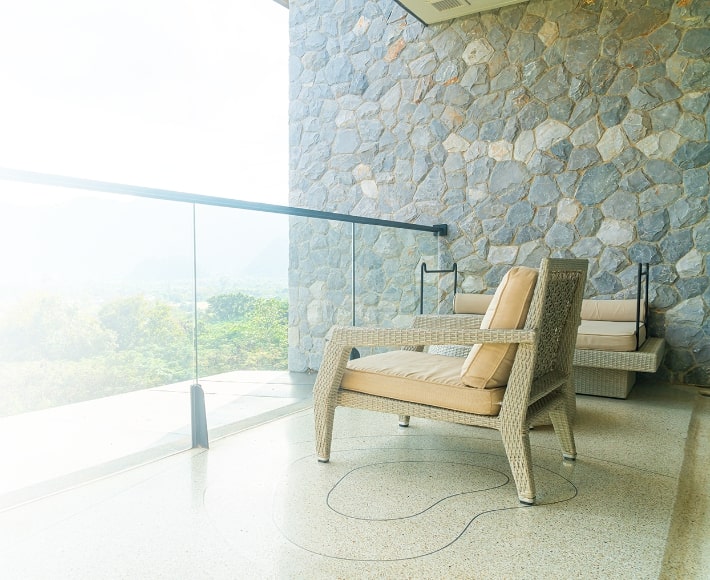 The 4th Axis - Balcony